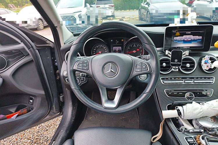 Used Mercedes-Benz C-Class 2017 Facelift C 200 L Sport Edition Steering Wheel