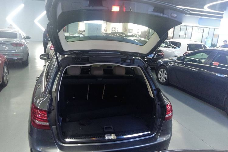 Used Mercedes-Benz C-Class 2017 Facelift C 200 Station Wagon Trunk