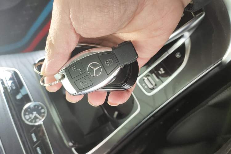 Used Mercedes-Benz C-Class 2017 Facelift C 200 L Sport Edition Vehicle Key