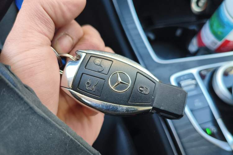 Used Mercedes-Benz C-Class 2017 Facelift C 200 Station Wagon Vehicle Key