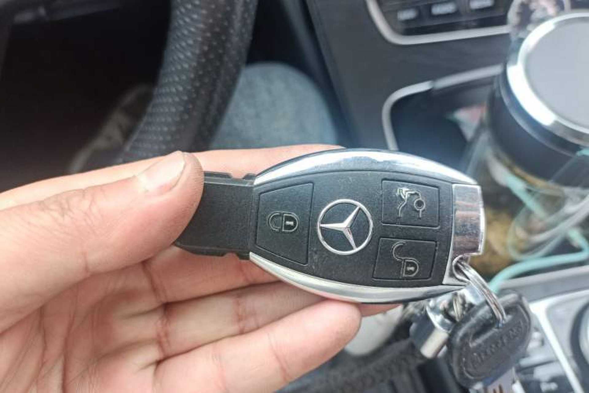 Used Mercedes-Benz C-Class 2017 Facelift C 200 L Sport Edition Vehicle Key