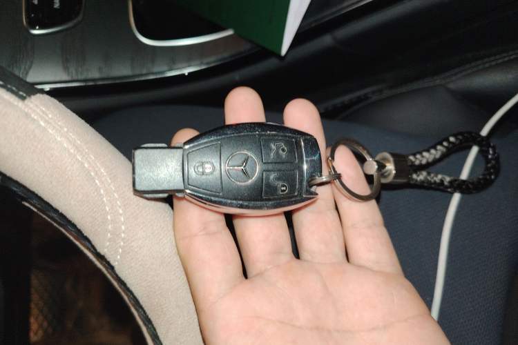 Used Mercedes-Benz C-Class 2017 Facelift C 200 L Sport Edition Vehicle Key