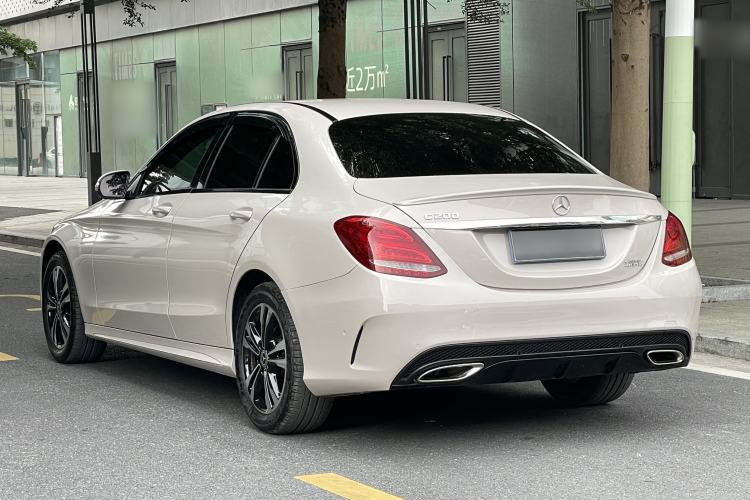 Used Mercedes-Benz C-Class 2017 Restyled C 200 Sport Edition Exterior 4