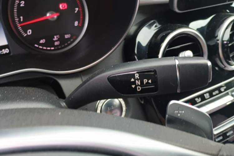 Used Mercedes-Benz C-Class 2017 Restyled C 200 Sport Edition Gear Lever