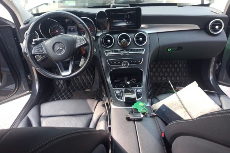 Used Mercedes-Benz C-Class 2017 Restyled C 180 L Fashion Edition Sport Version Center Console