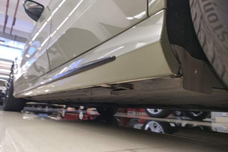 Used Mercedes-Benz C-Class 2017 C 180 L Sport Edition Left Side Sill