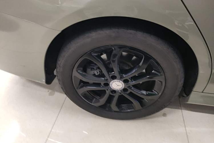 Used Mercedes-Benz C-Class 2017 C 180 L Sport Edition Right Rear Wheel Hub