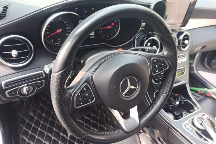 Used Mercedes-Benz C-Class 2017 Restyled C 180 L Fashion Edition Sport Version Steering Wheel