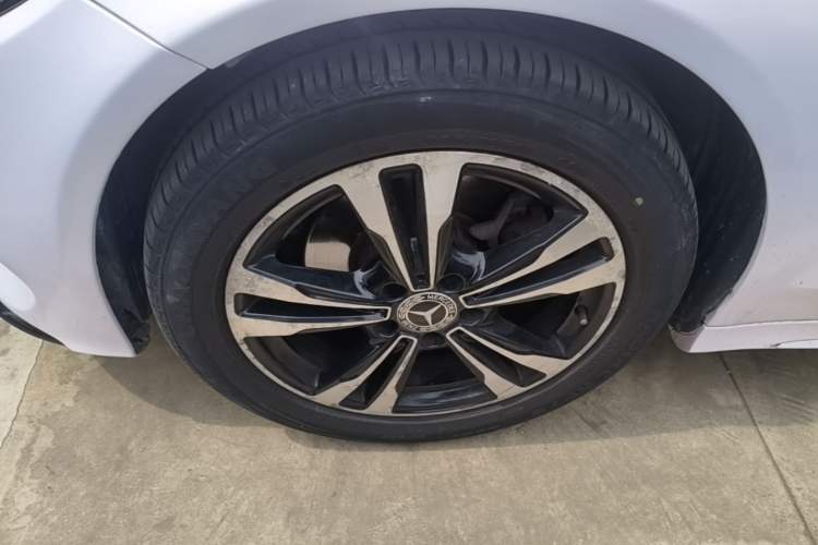 Used Mercedes-Benz C-Class 2017 Restyled C 200 Sport Edition Left Front Wheel Hub