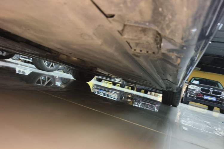 Used Mercedes-Benz C-Class 2017 Restyled C 200 Sport Edition Chassis Front Left