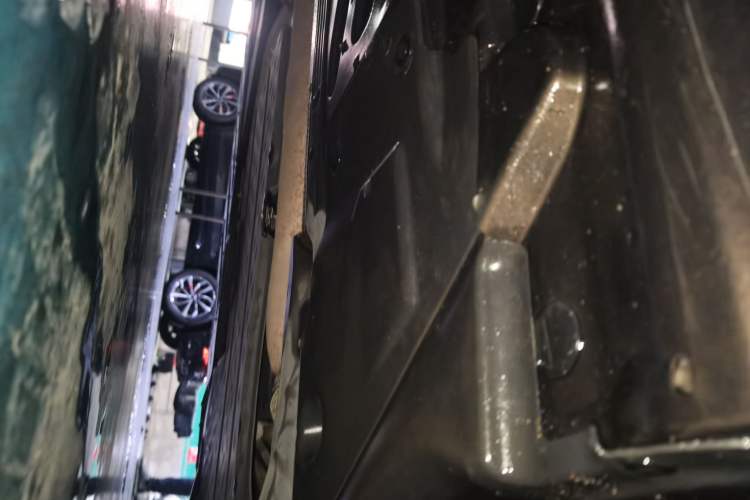 Used Mercedes-Benz C-Class 2017 Facelift C 200 L Sport Edition Chassis Front Right