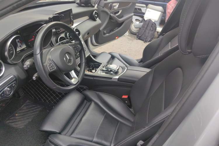 Used Mercedes-Benz C-Class 2017 Facelift C 200 L Sport Edition Driver Seat