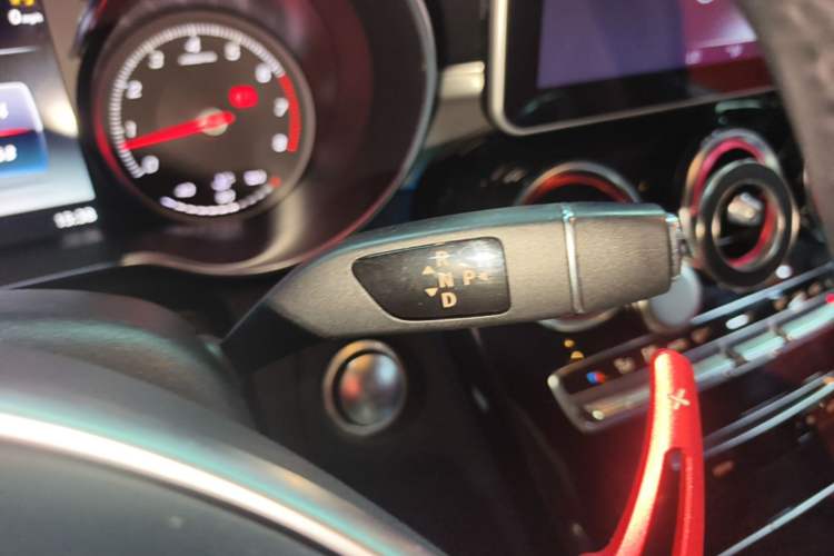Used Mercedes-Benz C-Class 2017 Restyled C 200 Sport Edition Gear Lever