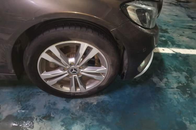 Used Mercedes-Benz C-Class 2017 Facelift C 200 L Sport Edition Right Front Wheel Hub