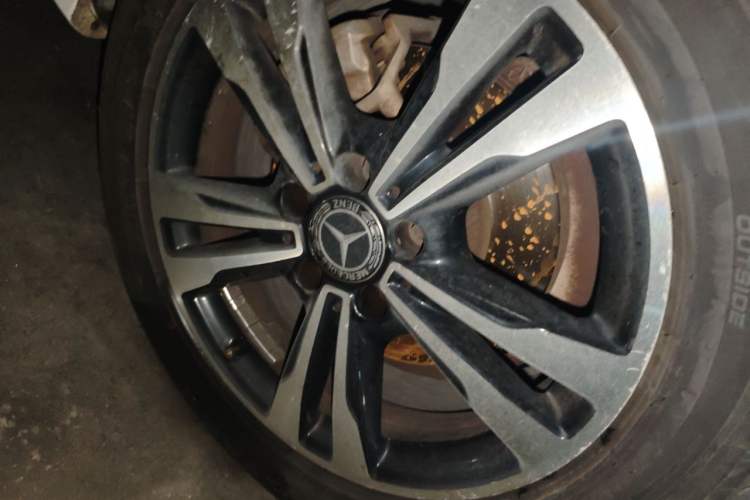 Used Mercedes-Benz C-Class 2017 C 200 Sport Edition Right Front Wheel Hub
