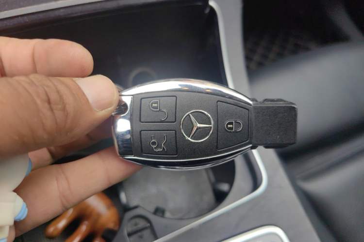 Used Mercedes-Benz C-Class 2017 Facelift C 200 L Sport Edition Vehicle Key