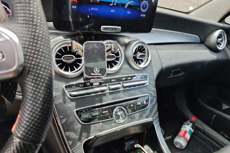 Used Mercedes-Benz C-Class 2017 C 200 station wagon Audio And AC Panel