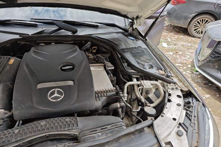 Used Mercedes-Benz C-Class 2017 C 200 station wagon Engine Bay Left
