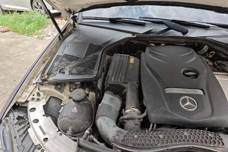 Used Mercedes-Benz C-Class 2017 C 200 station wagon Engine Bay Right