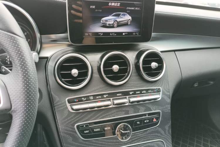 Used Mercedes-Benz C-Class 2017 Facelift C 200 L Sport Edition Audio And AC Panel