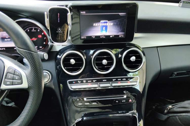 Used Mercedes-Benz C-Class 2017 Facelift C 200 Sport Edition 4MATIC Audio And AC Panel