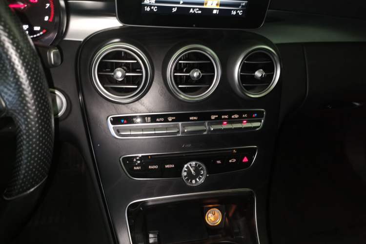 Used Mercedes-Benz C-Class 2017 C 200 station wagon Audio And AC Panel
