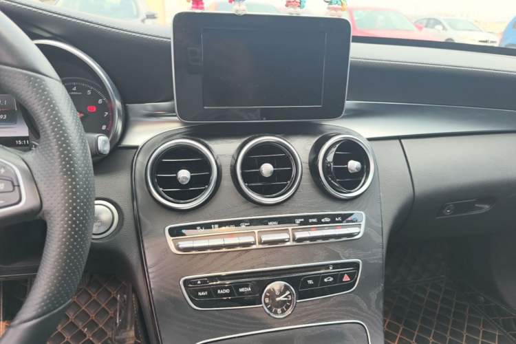 Used Mercedes-Benz C-Class 2017 Facelift C 200 L Sport Edition Audio And AC Panel