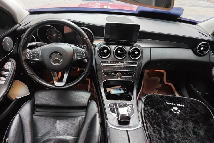Used Mercedes-Benz C-Class 2017 Facelift C 200 L Sport Edition Center Console