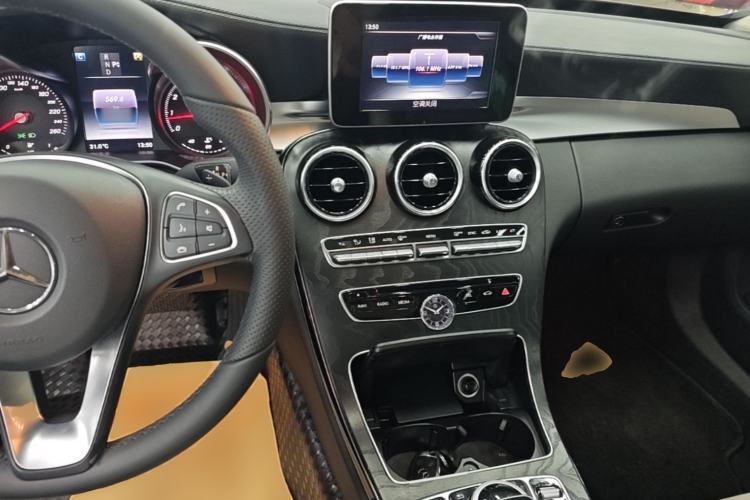 Used Mercedes-Benz C-Class 2017 C 200 L Sport Edition Center Console