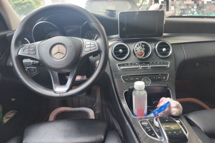 Used Mercedes-Benz C-Class 2017 Facelift C 200 L Sport Edition Center Console