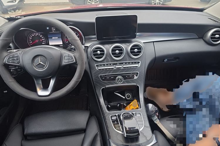 Used Mercedes-Benz C-Class 2017 Facelift C 200 Station Wagon Center Console