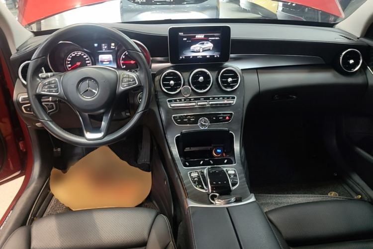 Used Mercedes-Benz C-Class 2017 Facelift C 200 L Sport Edition Center Console