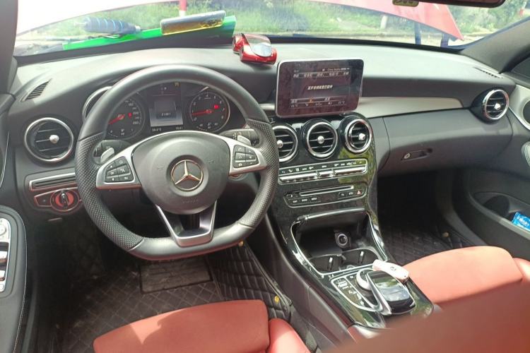 Used Mercedes-Benz C-Class 2017 Restyled C 200 Sport Edition Center Console