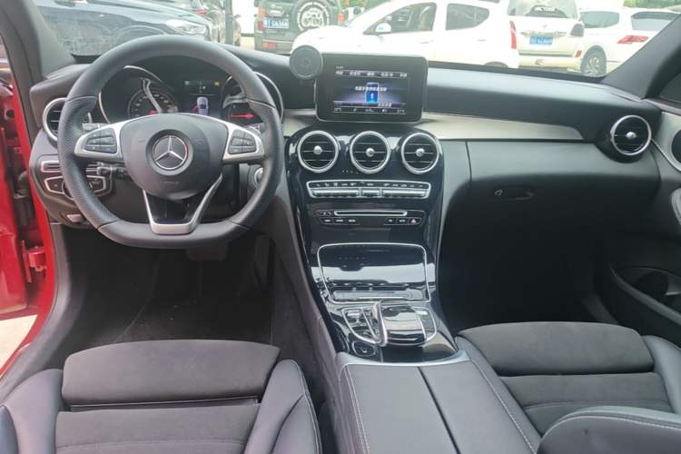 Used Mercedes-Benz C-Class 2017 Restyled C 200 Sport Edition Center Console