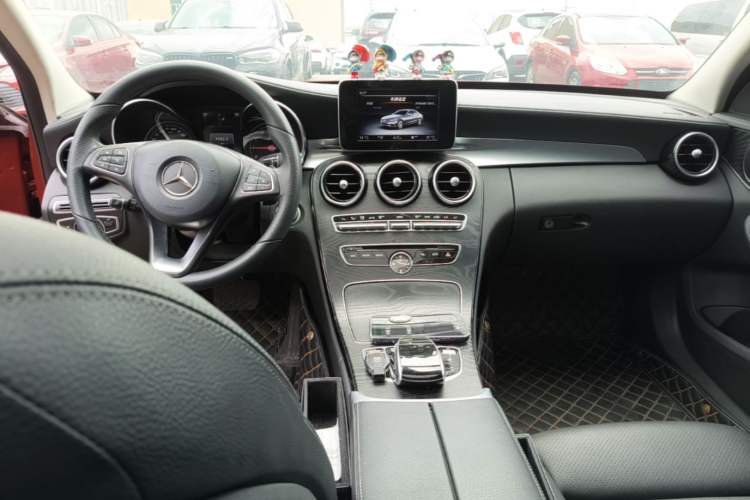 Used Mercedes-Benz C-Class 2017 Facelift C 200 L Sport Edition Center Console
