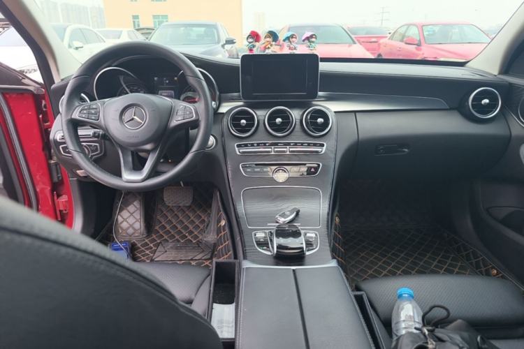 Used Mercedes-Benz C-Class 2017 Facelift C 200 L Sport Edition Center Console