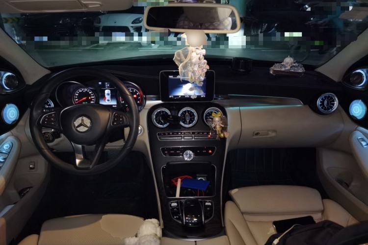 Used Mercedes-Benz C-Class 2017 Restyled C 180 L Fashion Edition Sport Version Center Console