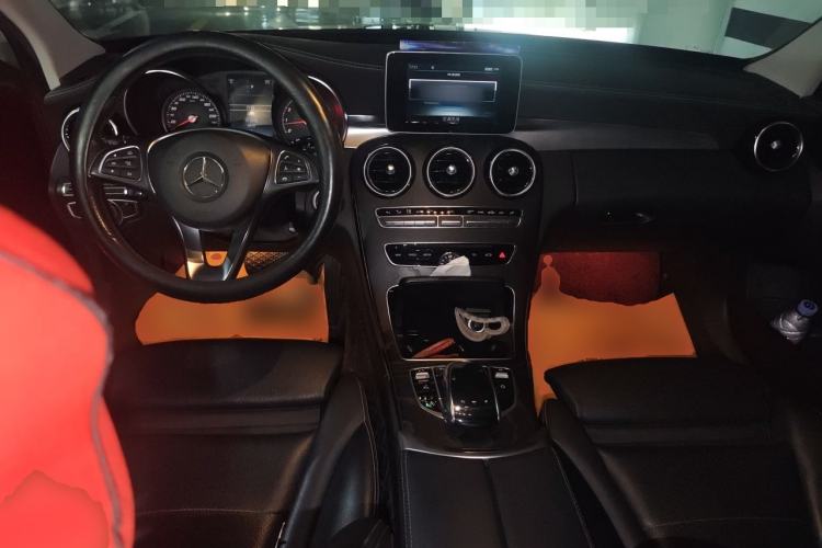 Used Mercedes-Benz C-Class 2017 Facelift C 200 L Center Console