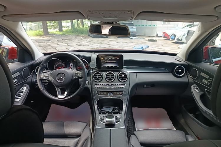 Used Mercedes-Benz C-Class 2017 Facelift C 200 L Sport Edition Center Console