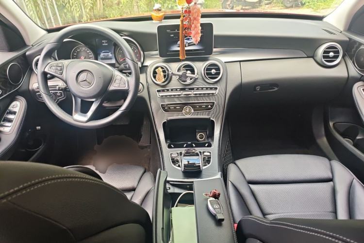 Used Mercedes-Benz C-Class 2017 Facelift C 200 Station Wagon Center Console