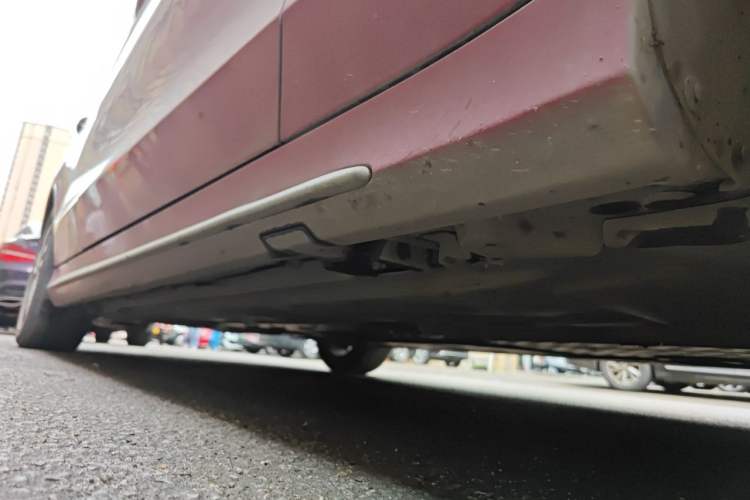 Used Mercedes-Benz C-Class 2017 Facelift C 200 L Sport Edition Chassis Front Right