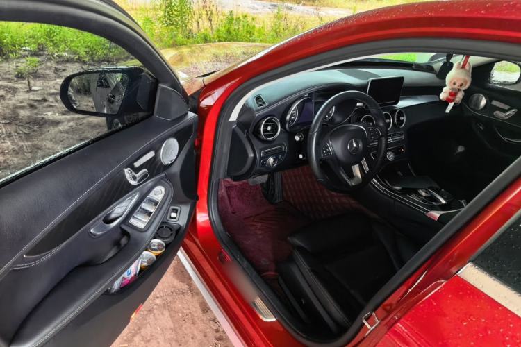 Used Mercedes-Benz C-Class 2017 Facelift C 200 L Sport Edition Driver Seat