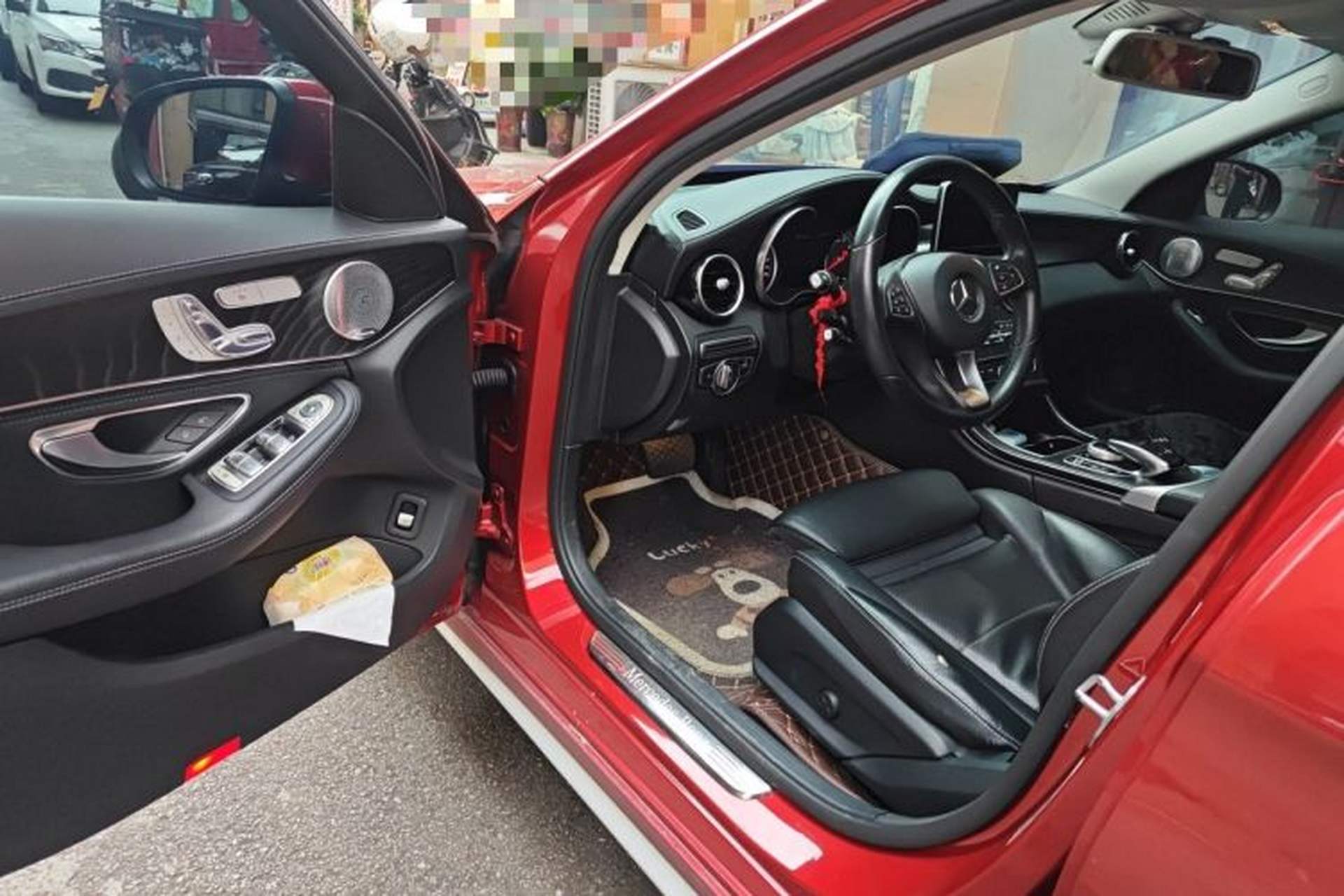 Used Mercedes-Benz C-Class 2017 Facelift C 200 L Sport Edition Driver Seat