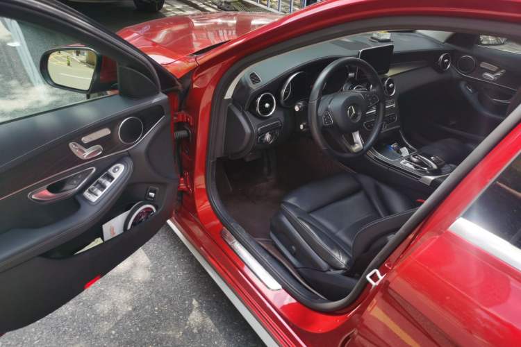 Used Mercedes-Benz C-Class 2017 Facelift C 200 L Sport Edition Driver Seat