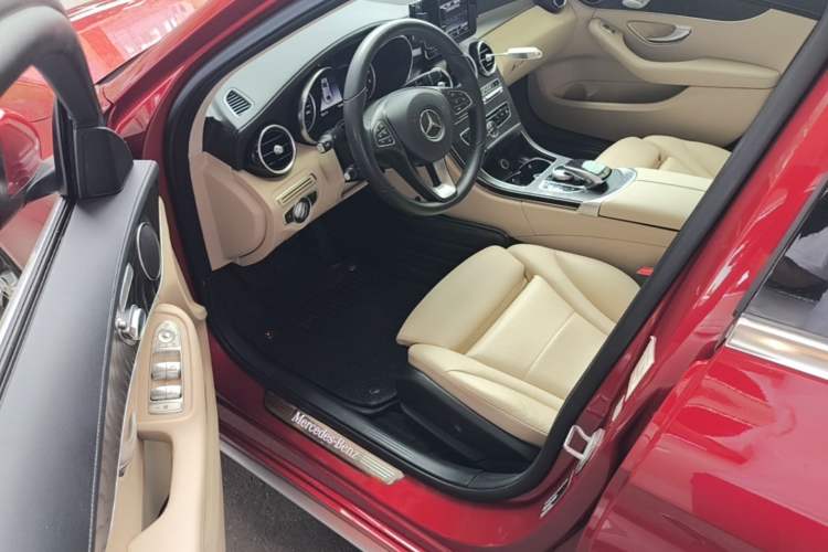 Used Mercedes-Benz C-Class 2017 Facelift C 200 L Sport Edition Driver Seat