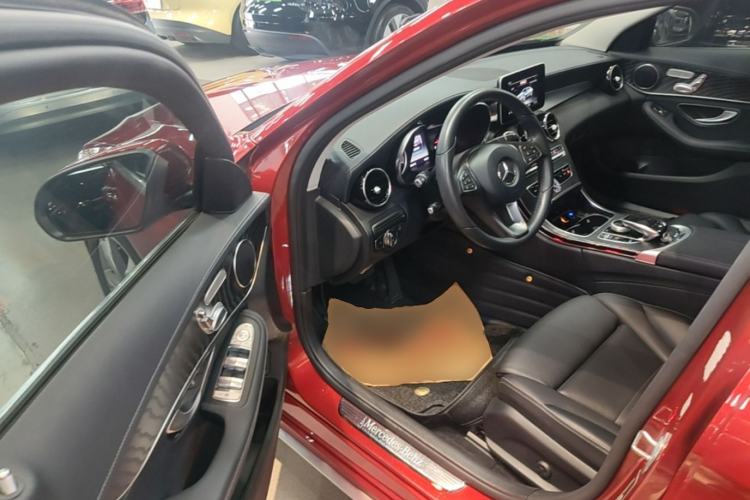 Used Mercedes-Benz C-Class 2017 Facelift C 200 L Sport Edition Driver Seat