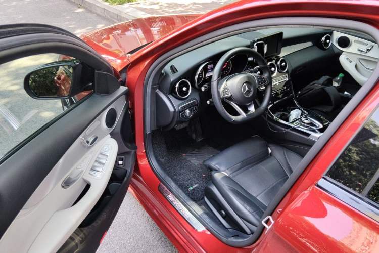 Used Mercedes-Benz C-Class 2017 Facelift C 200 Sport Edition 4MATIC Driver Seat