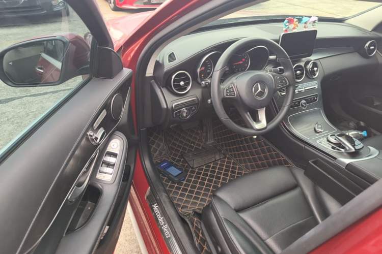 Used Mercedes-Benz C-Class 2017 Facelift C 200 L Sport Edition Driver Seat