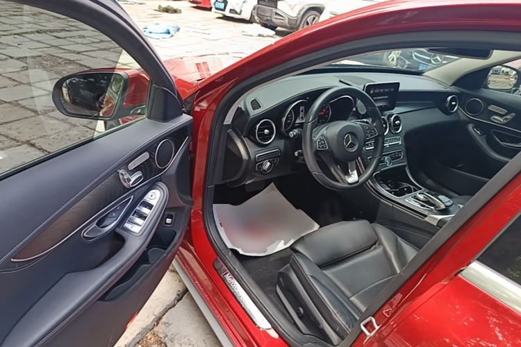 Used Mercedes-Benz C-Class 2017 Facelift C 200 L Sport Edition Driver Seat