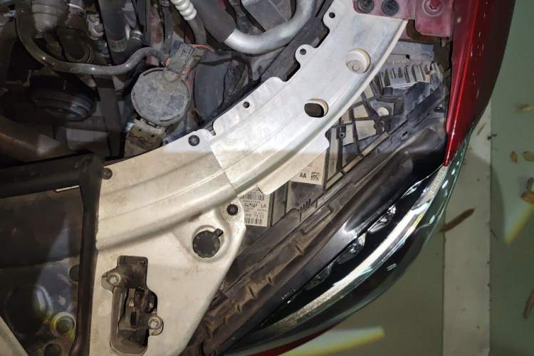 Used Mercedes-Benz C-Class 2017 C 200 L Sport Edition Engine Bay Left